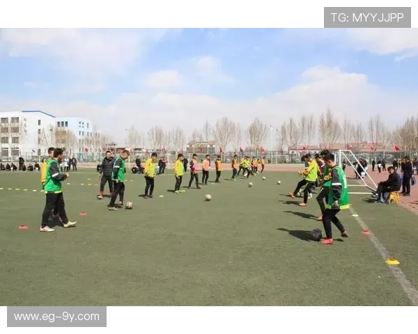 以太谷二中足球队队长率队勇夺校园联赛冠军全程纪实精彩故事篇 以太谷二中足球队队长率队勇夺校园联赛冠军全程纪实精彩故事篇